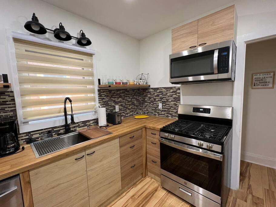 Appartement Trendy In Tremont, Cle à Cleveland Extérieur photo